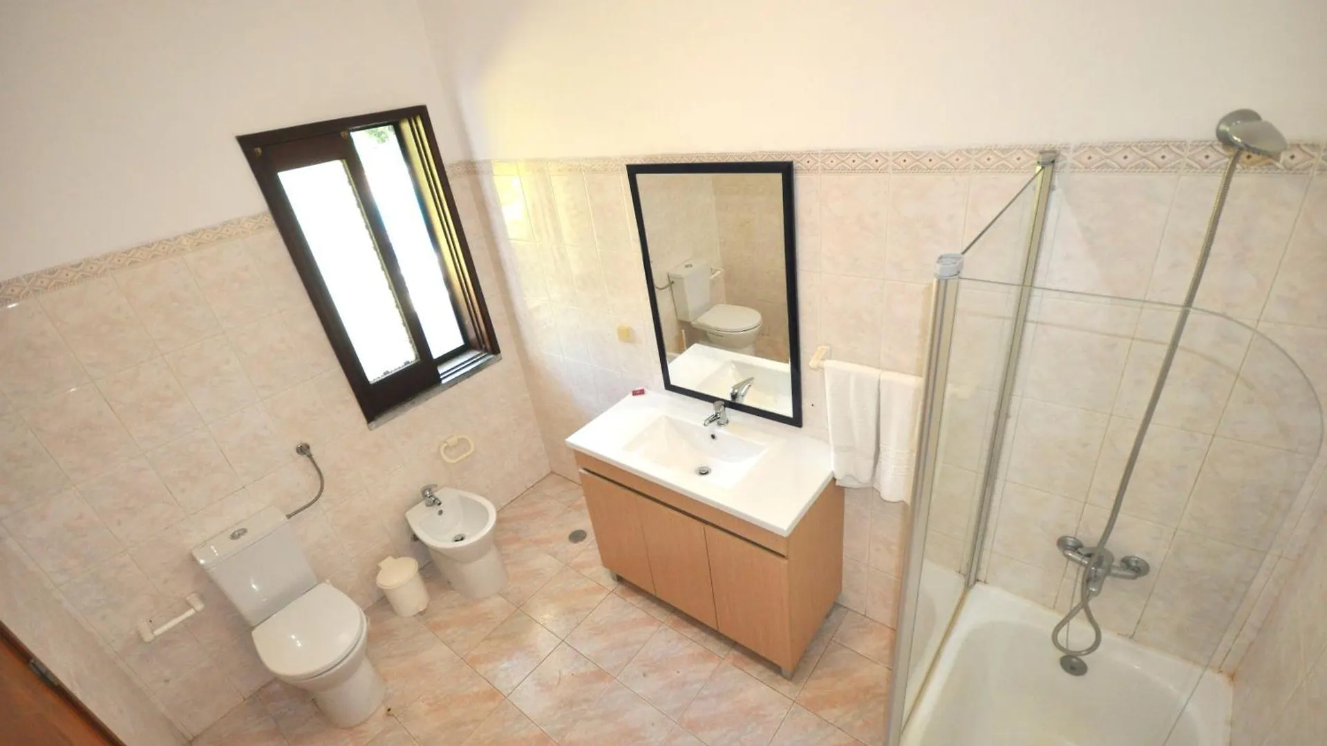 别墅 Close To Amenities, Free Air Conditioning And Wi-Fi 奎特里拉