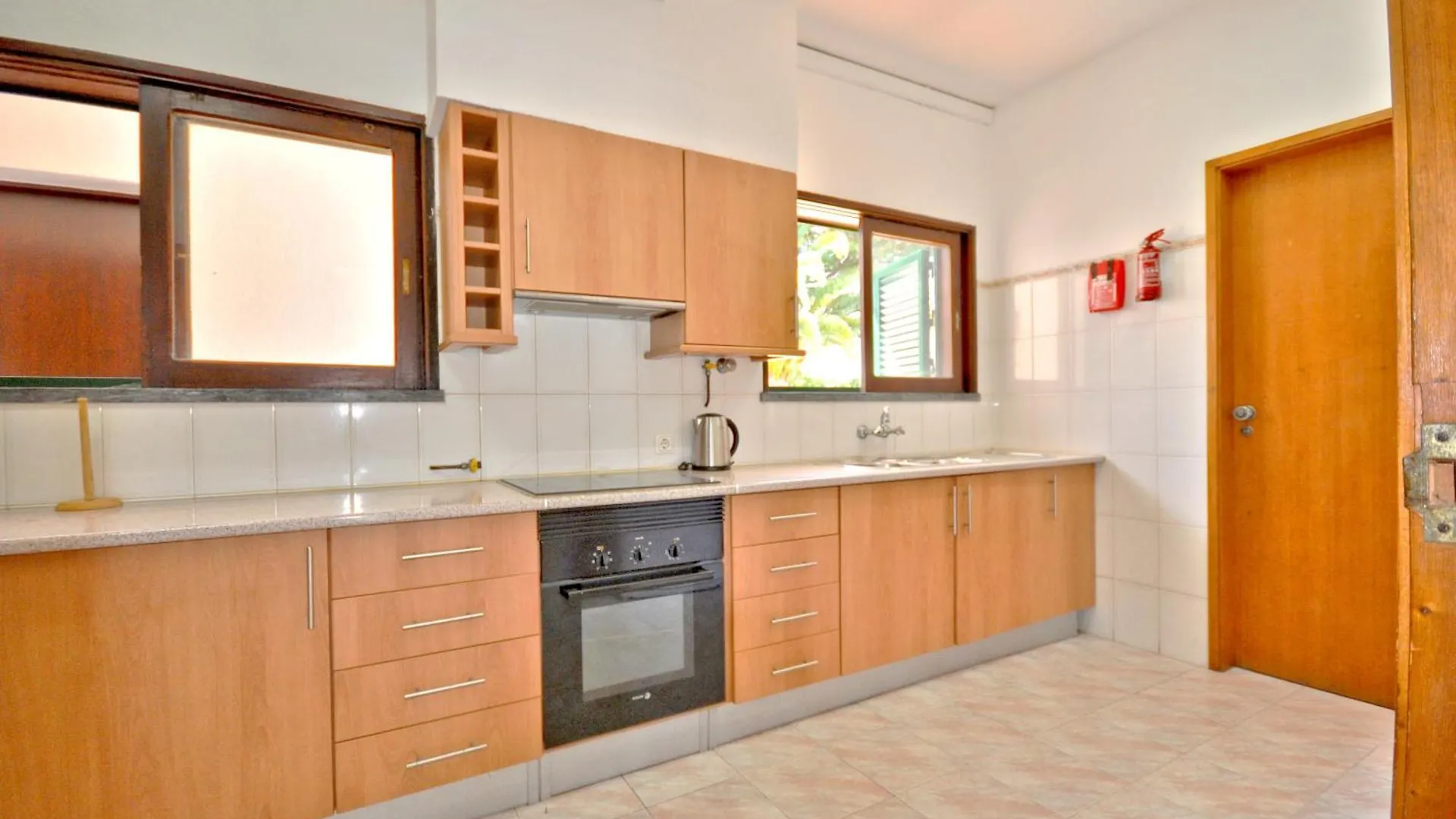 Villa Close To Amenities, Free Air Conditioning And Wi-Fi Quarteira Portugal