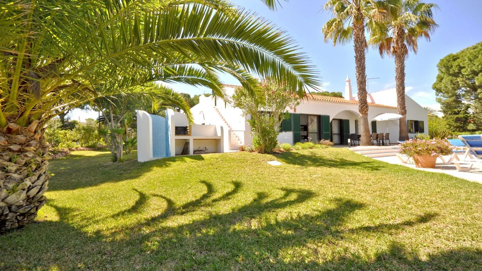 Close To Amenities, Free Air Conditioning And Wi-Fi Quarteira